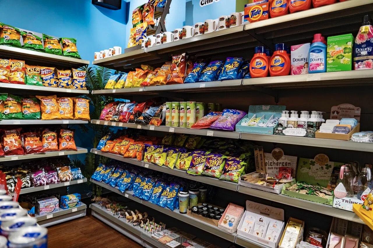 Groß (11782461-251001fulda-candy-store-ero-ffnung-5)